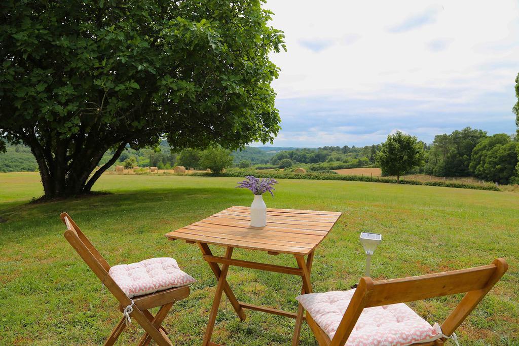 Gites Boutique Villamblard Bagian luar foto