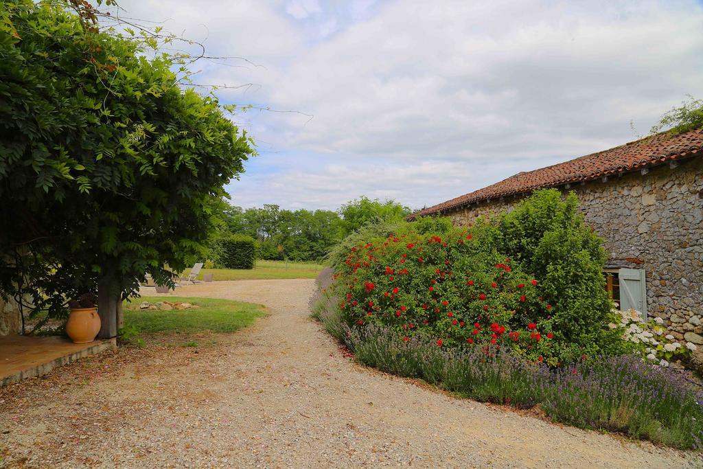 Gites Boutique Villamblard Bagian luar foto